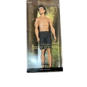 The Twilight Saga Jacob Doll Barbie Collector Pink Label New R9909